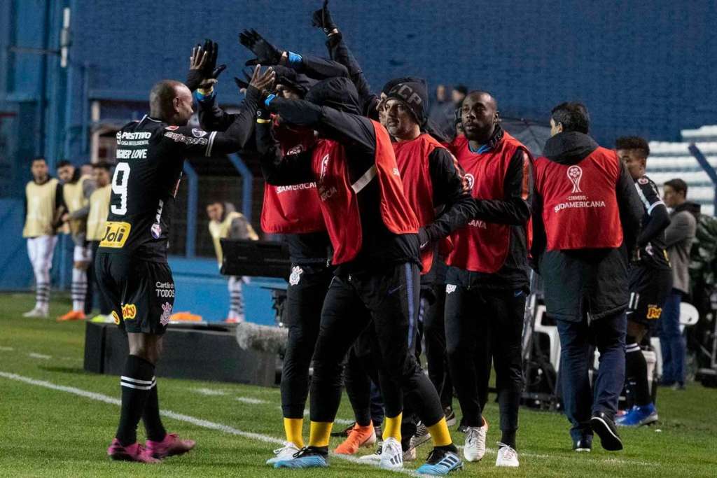  O grande destaque do jogo foi Vágner Love, que marcou dois gols