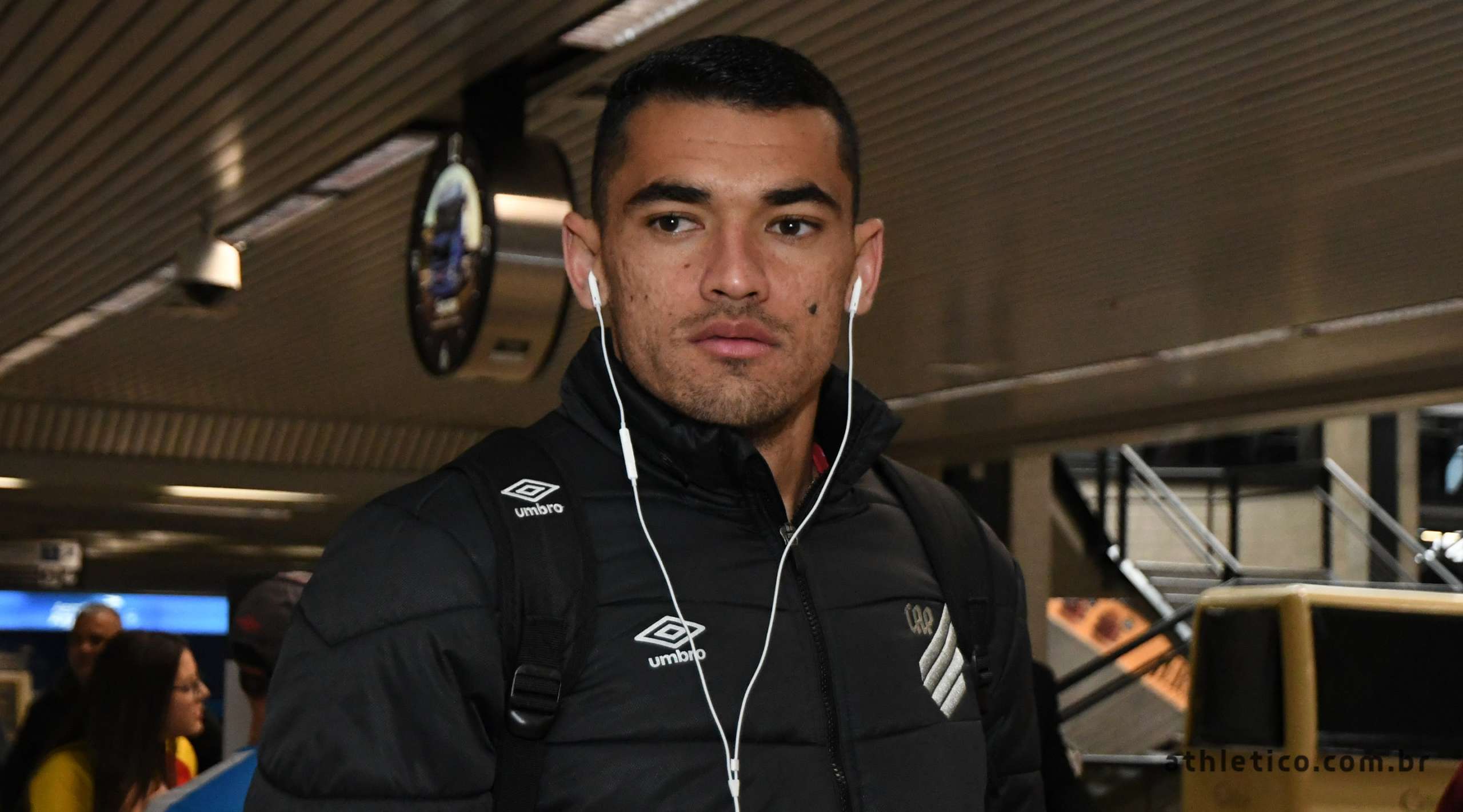 Após queda na Libertadores, Athletico-PR embarca ao Japão por título da Copa Suruga