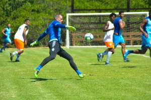 Em busca da reabilitação, Argel Fucks tem dúvidas na lateral-direita do CSA