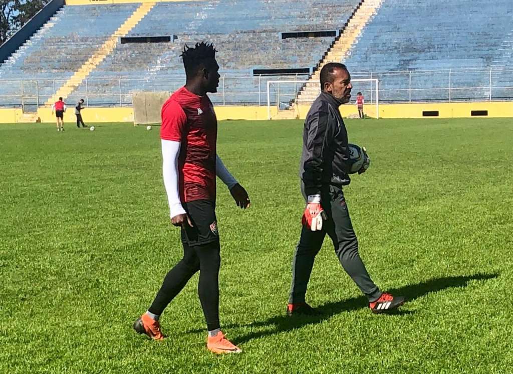 O equatoriano Jordy Caicedo por fazer sua estreia com a camisa do Vitória
