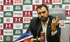 Presidente do Fluminense elogia trabalho de Diniz e confirma interesse em atacante