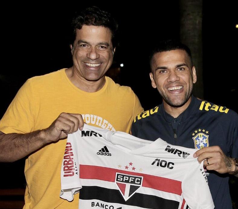 São Paulo planeja apresentação de Daniel Alves aberta à torcida no Morumbi