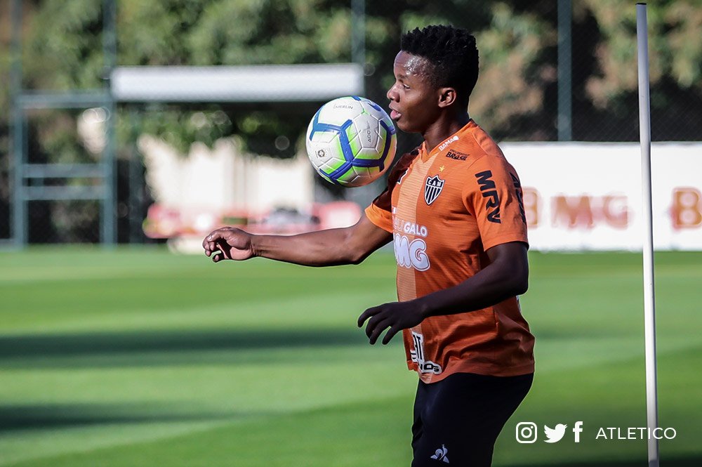 Rodrigo Santana confirma retorno de Cazares ao Atlético-MG no clássico mineiro