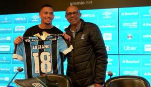 Apresentado, Luciano justifica escolha pelo Grêmio: 'Chega em todas competições'