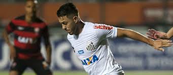 Após perder artilharia do time no ano, Jean Mota chegará aos 150 jogos no Santos