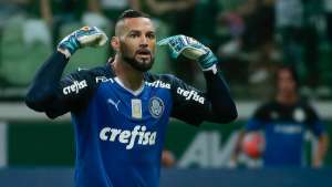 De olho na seleção, Weverton e Cássio querem mostrar serviço no dérbi