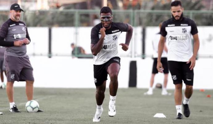 Volante, ex-Guarani, se diz pronto para retornar ao  Ceará 50 dias após cirurgia no nariz