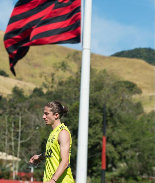 Filipe Luís é relacionado pelo Flamengo pela 1ª vez para jogo contra o Bahia