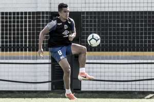 Aguilar aposta na 'maneira de jogar' do Santos contra Goiás em jogo sem Sampaoli