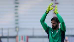 Com direito a vitória no Maracanã, goleiro do Fluminense comemora saída do Z4