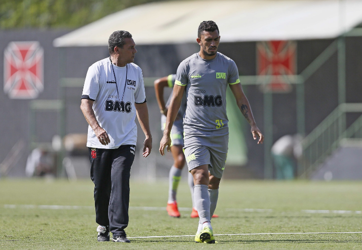 Luxemburgo diz que CSA ‘não será presa fácil’ para o Vasco em jogo do Brasileirão