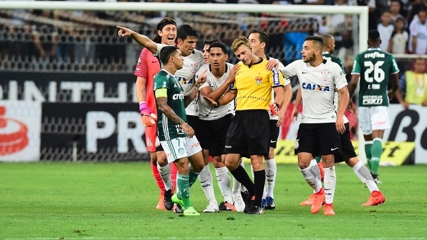 Dérbi entre Corinthians e Palmeiras terá árbitro de vídeo pela 1ª vez