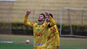 Mirassol 6 x 0 Batatais - João Denoni faz quatro gols e Mirassol goleia no Maião