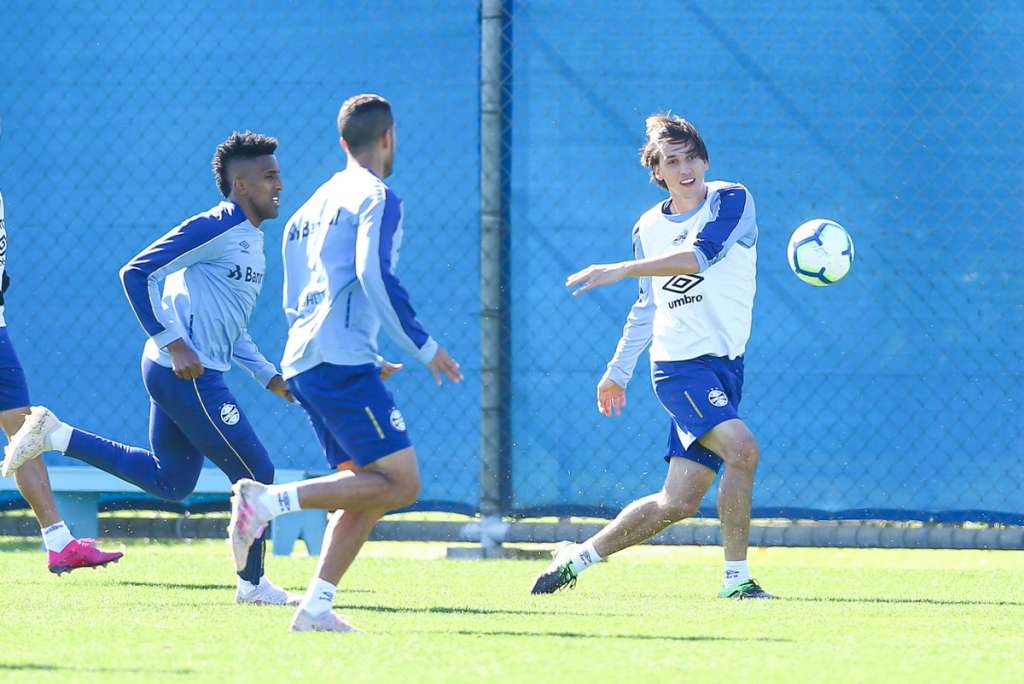  Pedro Geromel aponta evolução do Grêmio e torce por permanência de Everton