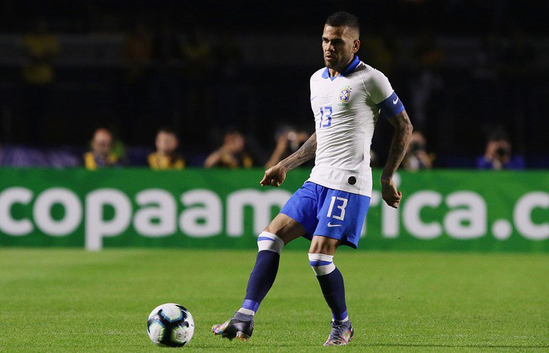Reforço de peso do São Paulo, Daniel Alves nunca perdeu no estádio do Morumbi