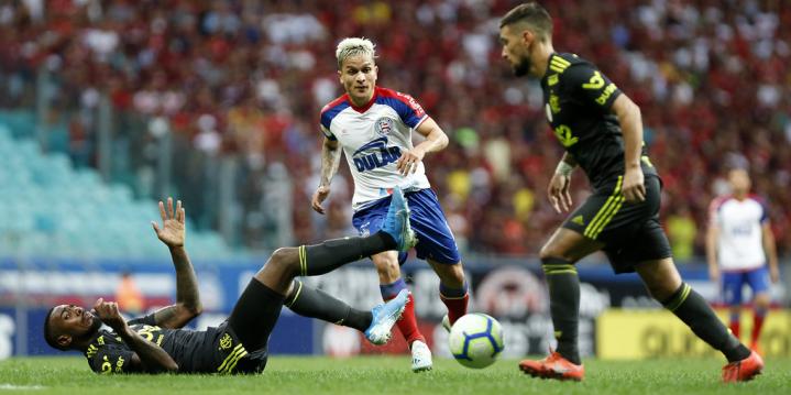 Flamengo, com camisa diferente, perdeu para o Bahia