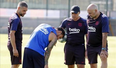 Messi volta a treinar, sofre lesão e fica fora de viagem do Barcelona aos EUA