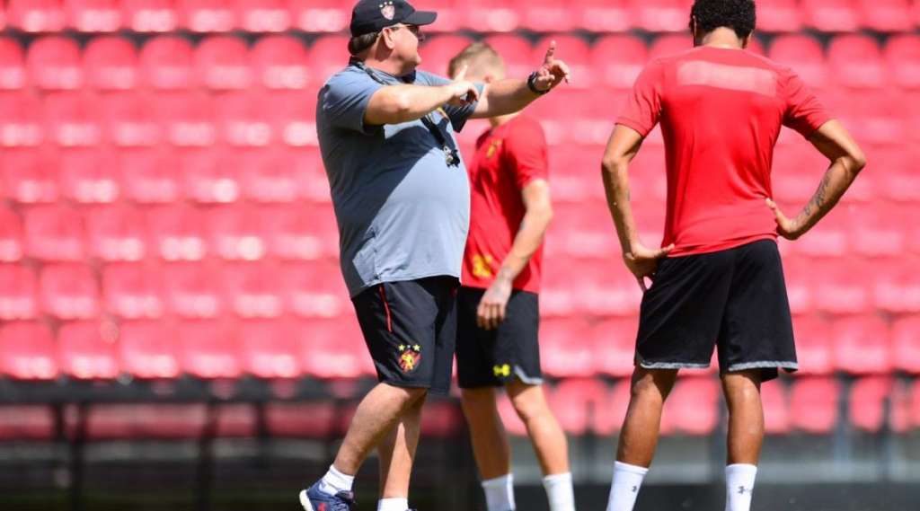 O técnico Guto Ferreira não deve receber mais reforços para a sequência da temporada