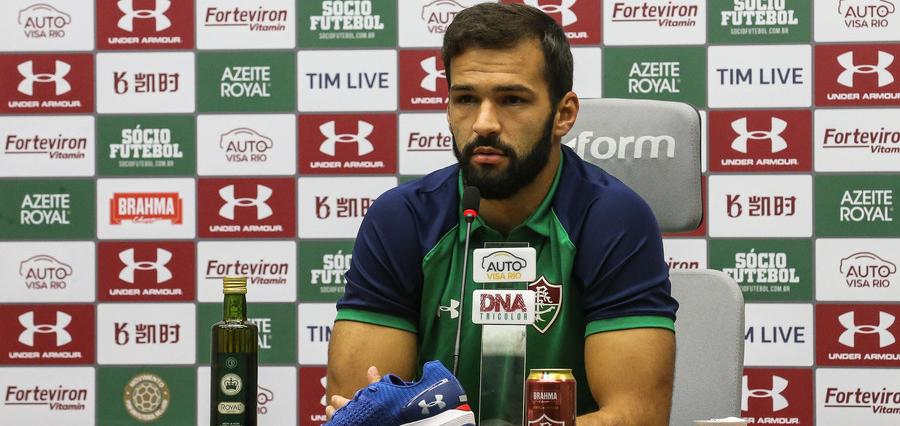 Muriel comemora rápido entrosamento com defesa e volta da boa fase do Fluminense