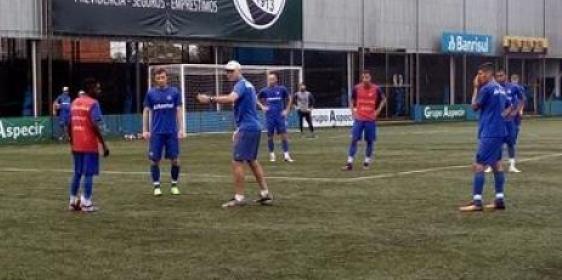 Chapecoense pode tirar treinador de time da Série C do Brasileiro