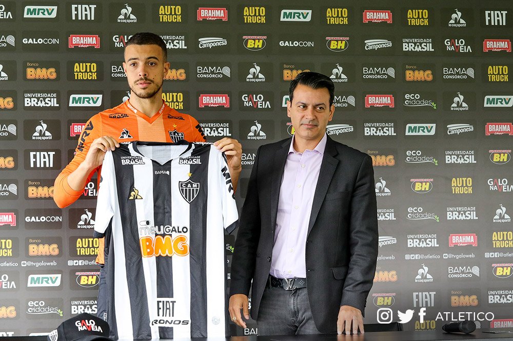 Novo reforço, ex-atacante do Chelsea é apresentado pelo Atlético-MG e exalta projeto