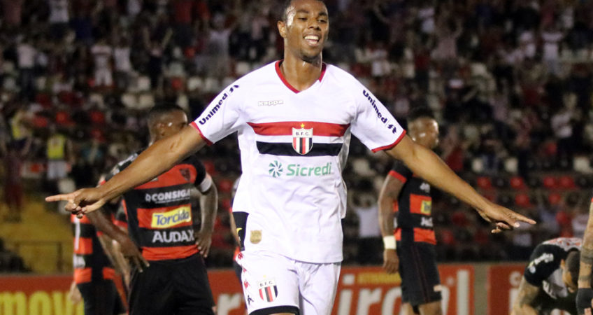 Série B: Zagueiro comemora primeiro gol pelo Botafogo-SP e projeta duelo contra líder