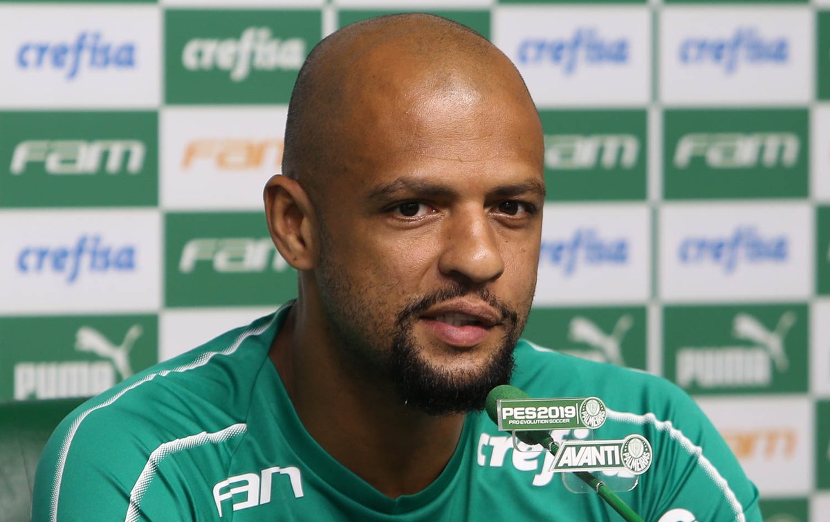 Felipe Melo critica protesto da torcida do Palmeiras: ‘Questão de educação’