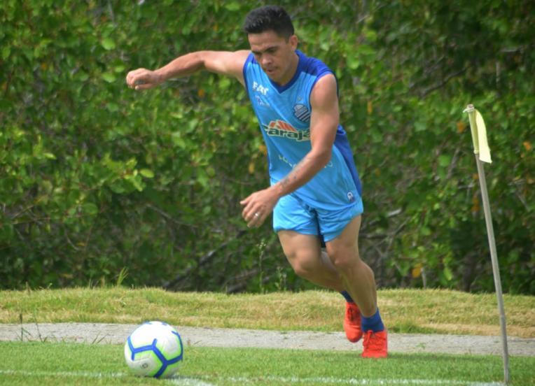 CSA contrata atacante paraguaio que estava no Atlético-GO