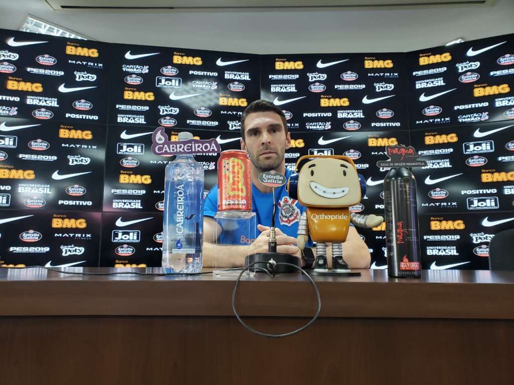 Mauro Boselli admitiu ter recebido sondagens, mas preferiu ficar no Corinthians