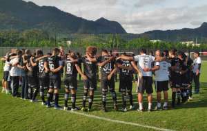 De luto por morte de Calçada, Vasco inicia preparação para pegar Goiás no domingo