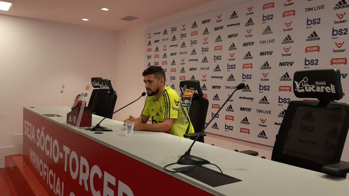 Arrascaeta minimiza irregularidade do Fla e fala sobre Balotelli