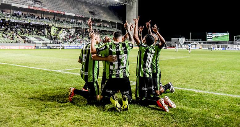 América-MG 4 x 3 Londrina – Coelho vira, deixa lanterna e dorme fora da degola
