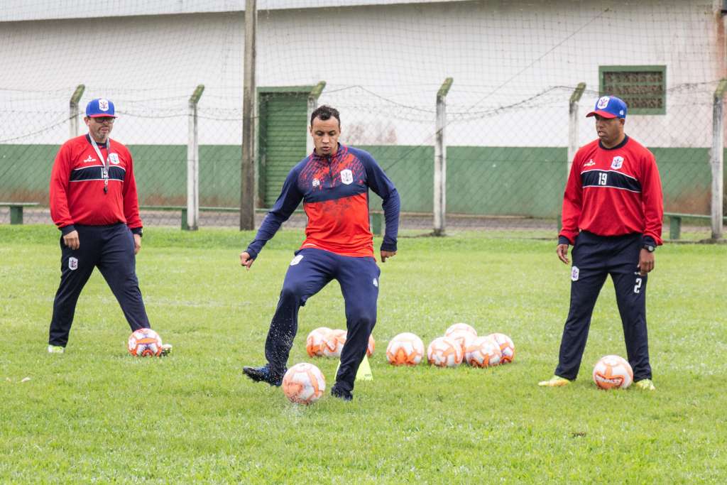 O lateral-direito Lito já participou do treinamento no Marcílio Dias - Bruno Golembiewski / CN Marcílio Dias