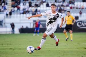 Após ascensão meteórica no profissional, Camilo renova com a Ponte Preta até o fim de 2022