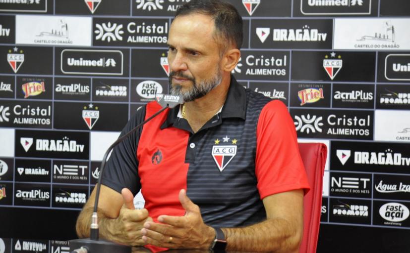 Técnico do Atlético-GO lamenta derrota: “Não tem jogo fácil na Série B”