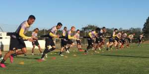 Série B: Na espera por Cavalo, Criciúma treina sob olhares de técnico interino