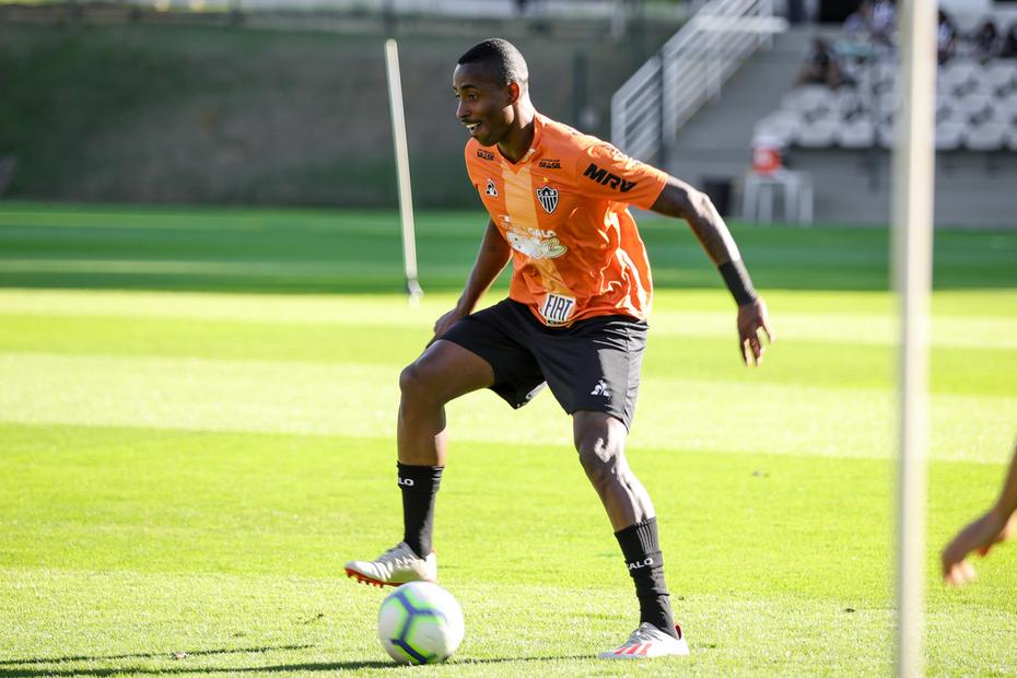 Atlético-MG acerta empréstimo de atacante a clube português