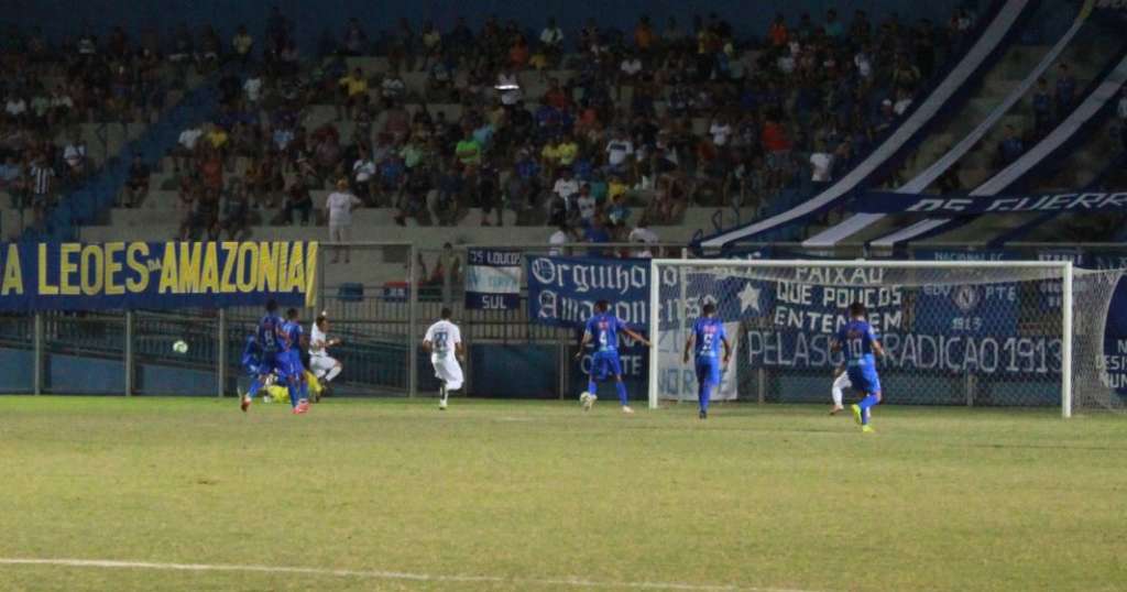 O Paysandu saiu na frente do Nacional por uma vaga nas quartas de final da Copa Verde