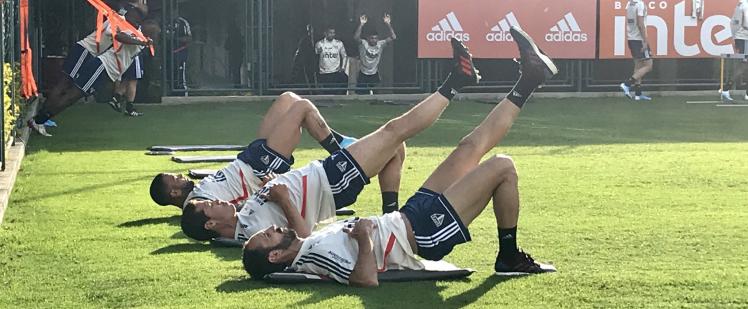 Antes criticados, Raí e Lugano se fortalecem com Daniel Alves e Juanfran