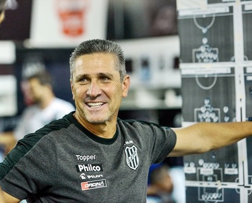 Por sobrevida na Ponte Preta, Jorginho se apega no desempenho em clássicos antes do Dérbi