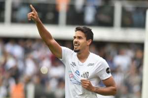 Lucas Veríssimo vê Santos à altura do desafio de sábado: 'Equipe preparada'