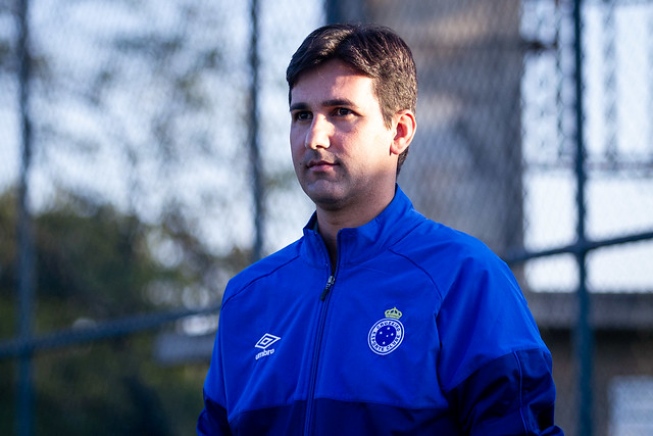 Técnico do sub-20, Ricardo Resende dirigirá Cruzeiro contra o Avaí