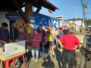 Série D: Com alta procura, torcida do Brusque faz fila por ingressos da decisão