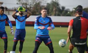 Série B: Goleiro do Atlético-GO adota discurso humilde sobre acesso: 
