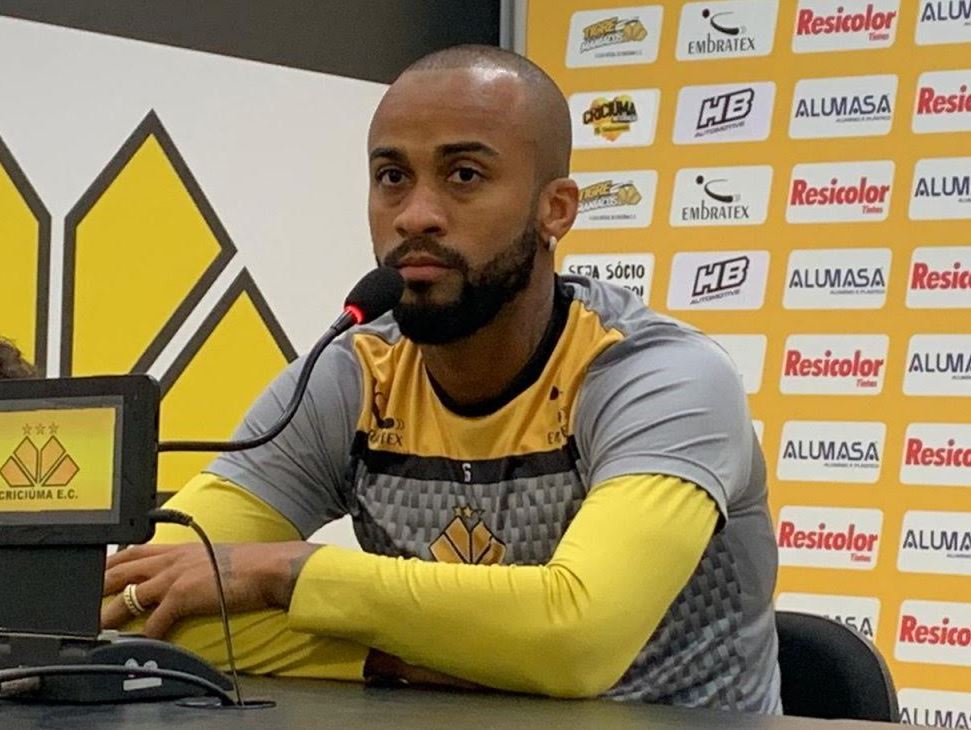 Série B: Ex-Santos prega respeito ao Sport, mas quer vitória do Criciúma