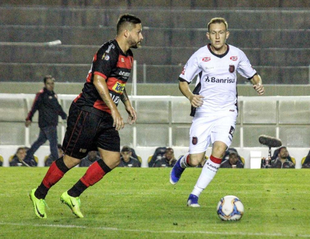 Oeste e Brasil de Pelotas seguem empatados na tabela de classificação da Série B (Foto: Jefferson Vieira/Oeste)