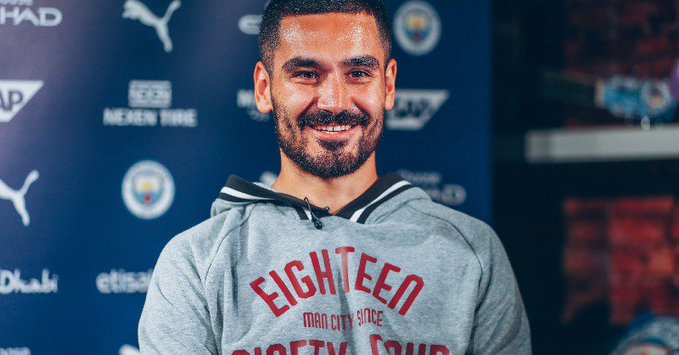 Meia alemão renova com o Manchester City por mais quatro temporadas