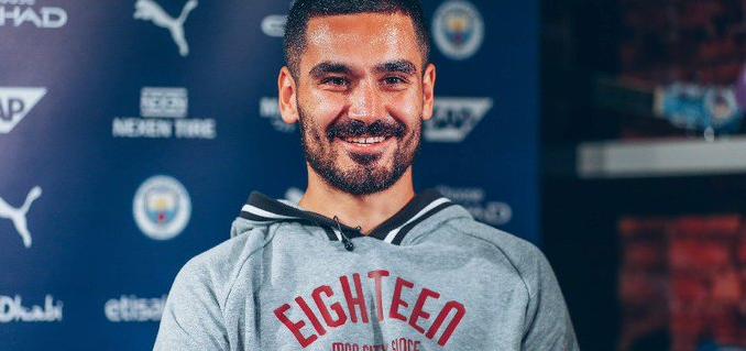 O meia alemão Ilkay Gundogan ficará por muito mais tempo no Manchester City