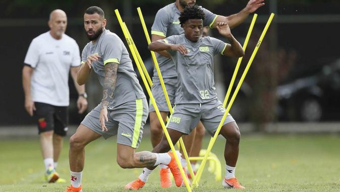 Castan prega respeito ao Goiás e elogia dupla de ataque escalada por Luxemburgo