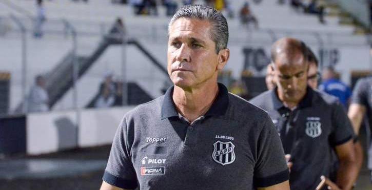 Série B: “É preciso coração, raça e sangue nos olhos”, diz Jorginho antes do Dérbi